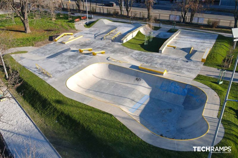 Skatepark betonowy Wrocław ul. Ślężna