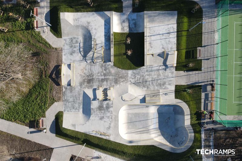 Skatepark betonowy Wrocław ul. Ślężna