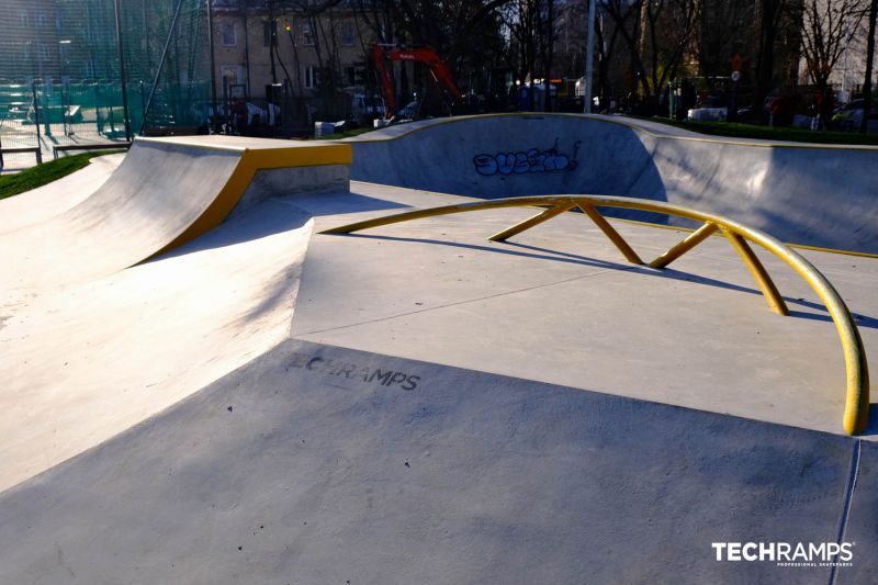 Skatepark betonowy Wrocław ul. Ślężna