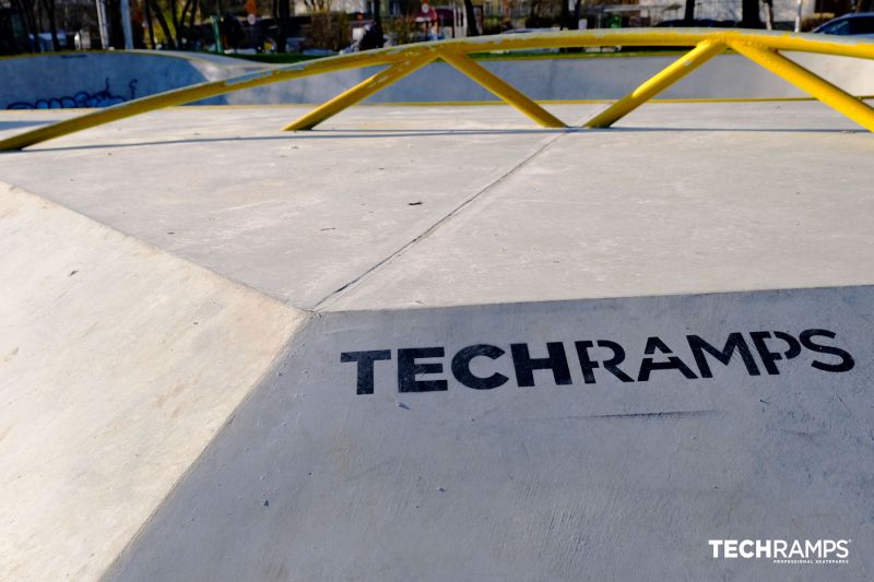 Skatepark betonowy Wrocław ul. Ślężna