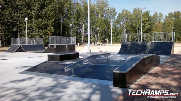 Skatepark Dąbrowa Górnicza Funbox z grindboxem 