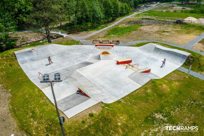 Concrete skatepark Stronie Slaskie