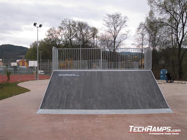 Skatepark Krynica Zdrój Bank ramp