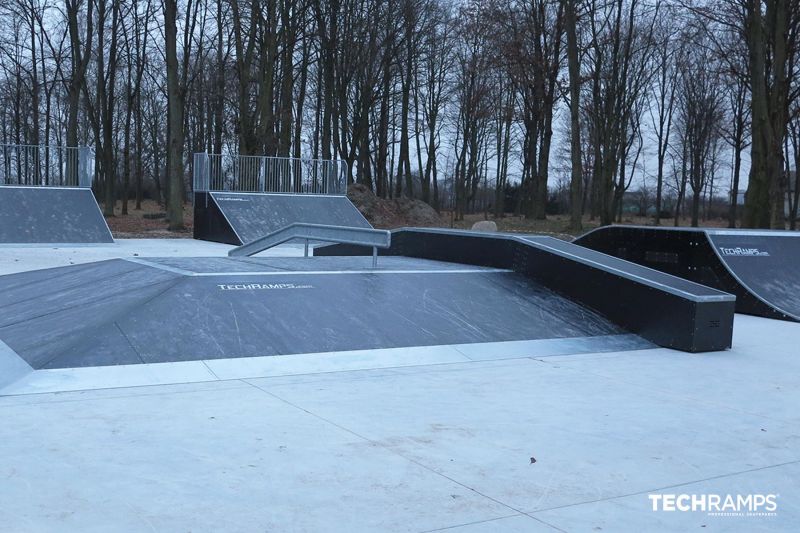 Drevený skatepark