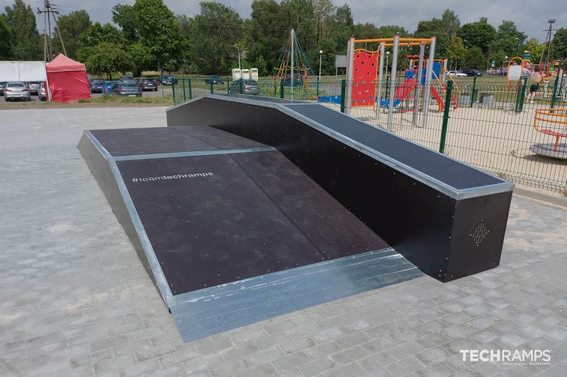 Drevený skatepark