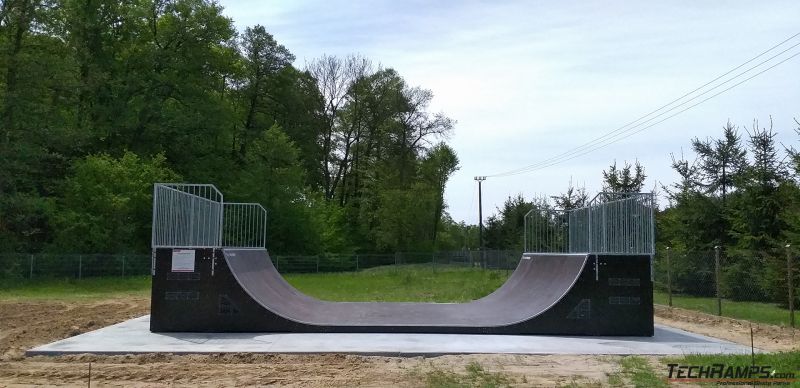 Słupno - skatepark minirampa