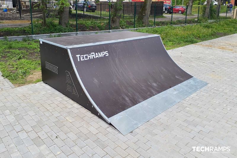 Drevený skatepark