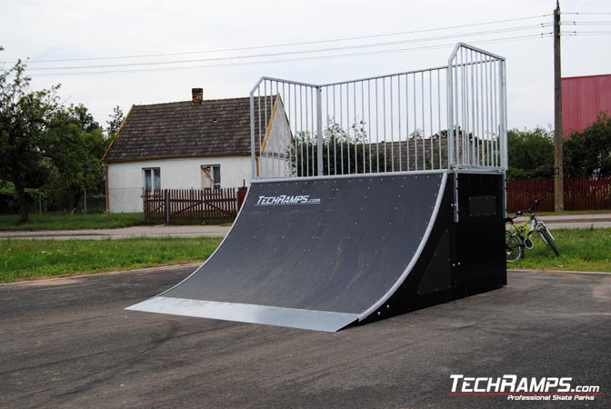 Skatepark w Michałowie Quarter pipe