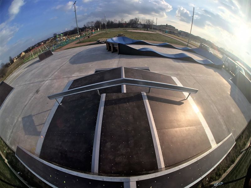 Skatepark i pumptrack w Mierzęcicach