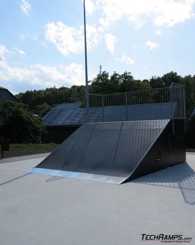 Rymanów - drewniany skatepark