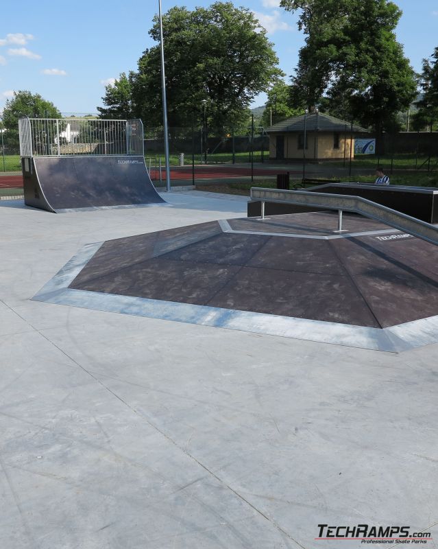 Rymanów - drewniany skatepark