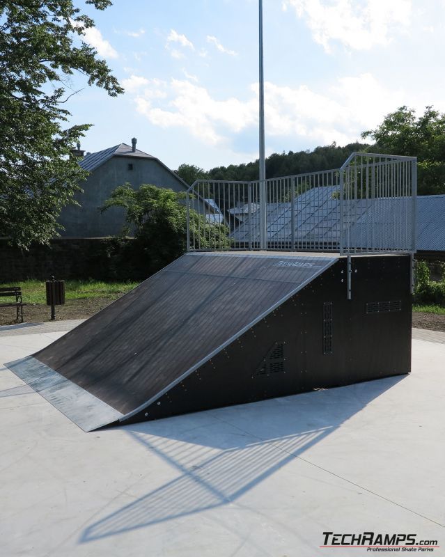 Rymanów - drewniany skatepark