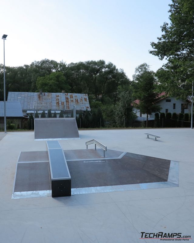 Rymanów - drewniany skatepark