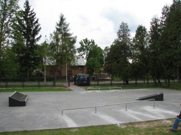 Skatepark w Tłuszczu 1