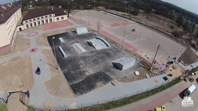 skatepark_light_concrete_slawkow