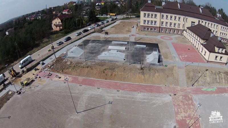 skatepark_light_concrete_slawkow