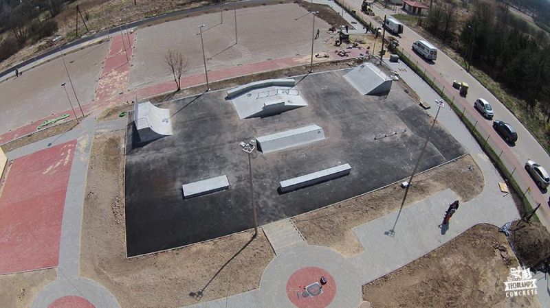 skatepark_light_concrete_slawkow