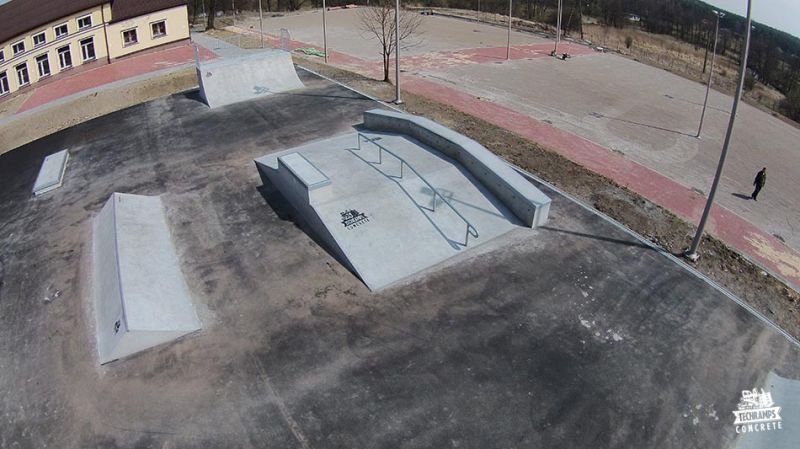 skatepark_light_concrete_slawkow