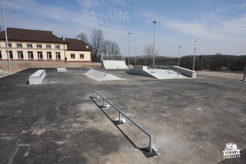 skatepark_light_concrete_slawkow