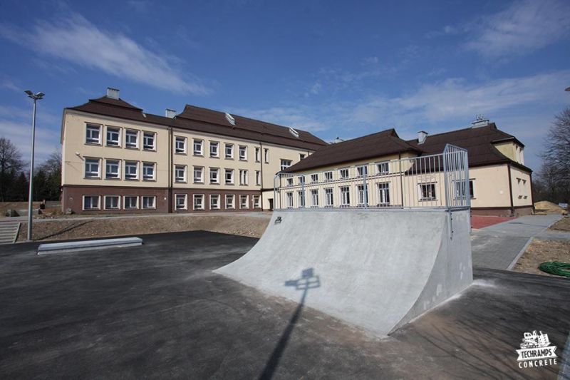 skatepark_light_concrete_slawkow