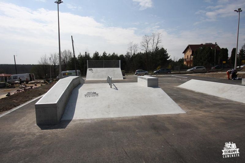 skatepark_light_concrete_slawkow