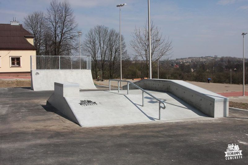 skatepark_light_concrete_slawkow