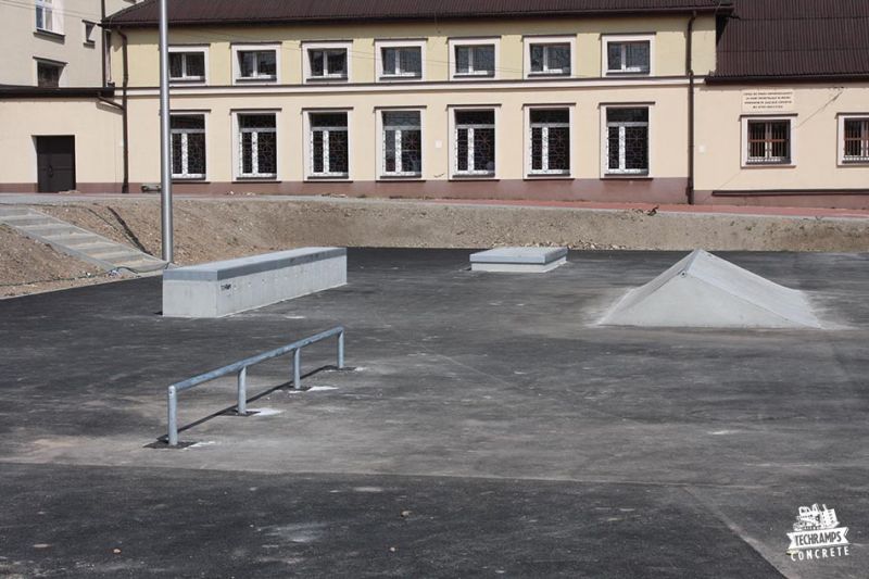 skatepark_light_concrete_slawkow