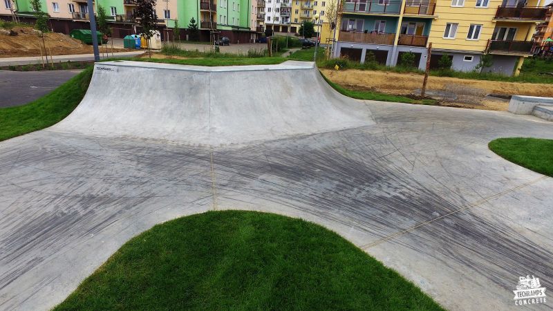 Nowy skatepark betonowy w Świeciu