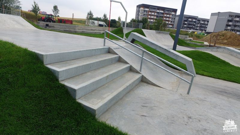 Nowy skatepark betonowy w Świeciu