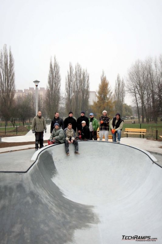 Skateplaza betonowa w Krakowie - koncówka prac