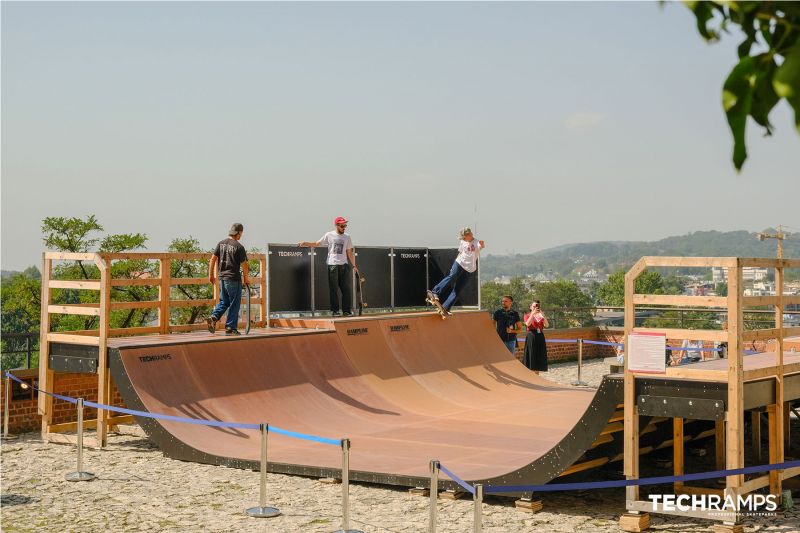 construction of a skatepark 