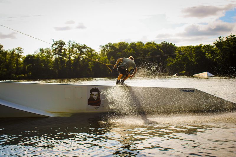 przeszkody wakepark 