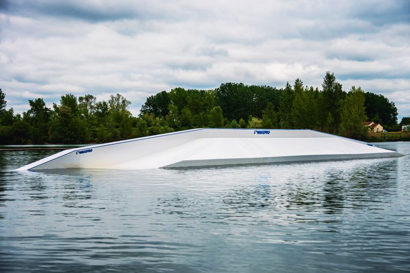 przeszkody wakepark 