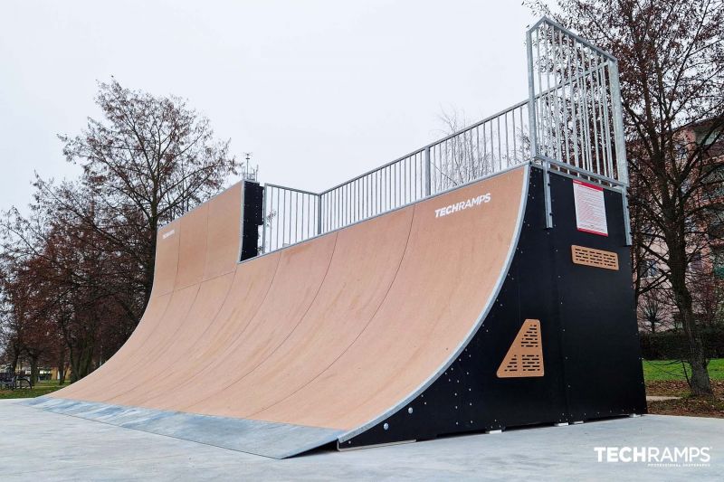 Wall Ride + Quarter pipe - skatepark Płońsk