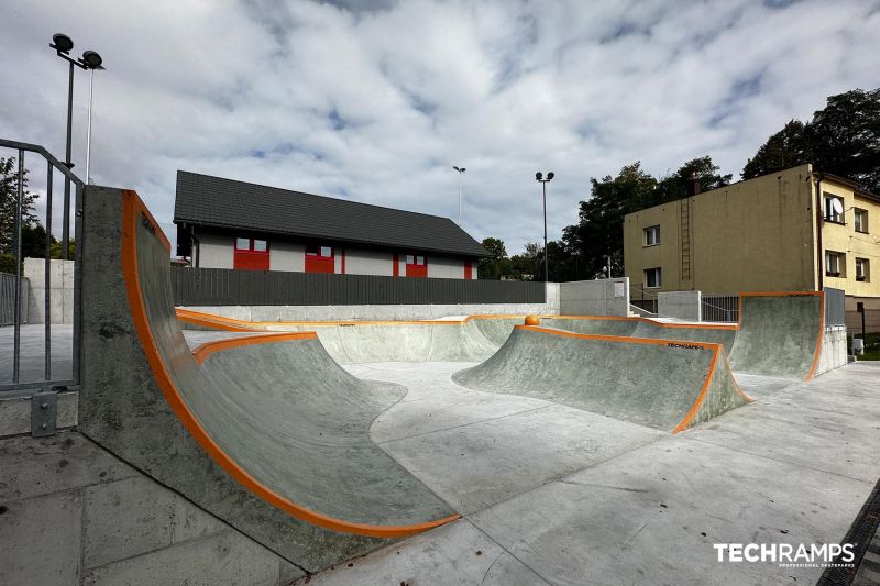 Skatepark w Radziechowach - ujęcie 