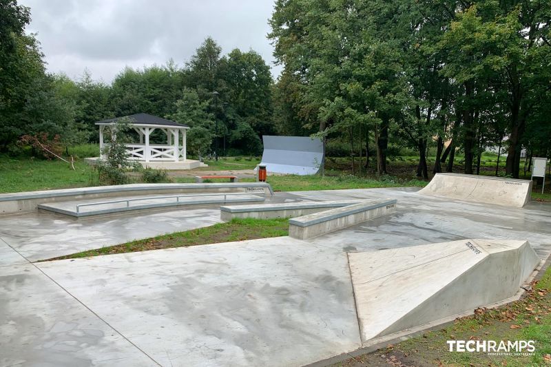 Skatepark z betonu - Resku 