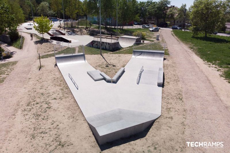 Μελέτη και κατασκευή τσιμεντένιων skateparks
